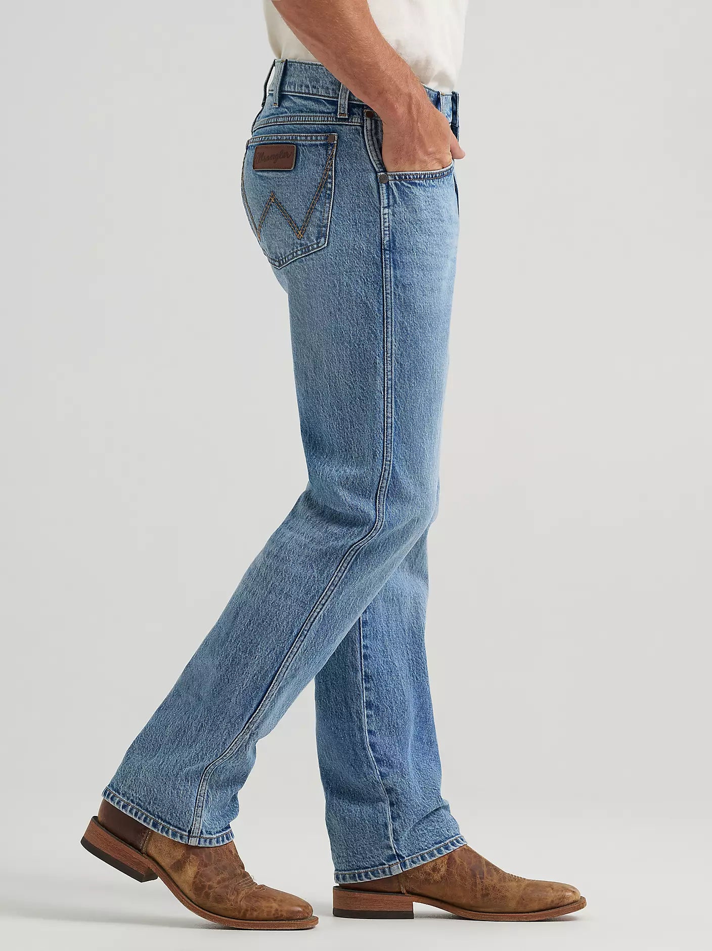 MEN'S WRANGLER RETRO SLIM FIT STRAIGHT LEG JEAN